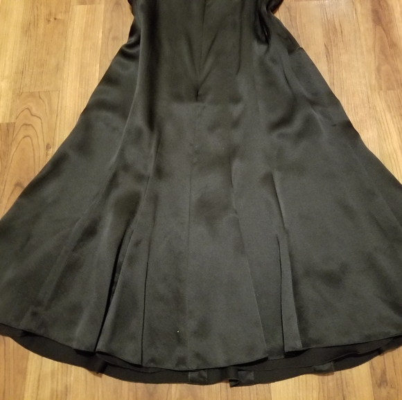 CHANEL AUTHENTIC EUC BLK SILK CAGE BACK- 06 Runway - Picture 5 of 8